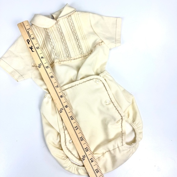 VINTAGE 1970s Baby Sz 6 Months Ivory Cottage Button Classic Bobby Suit One Piece - Picture 9 of 10